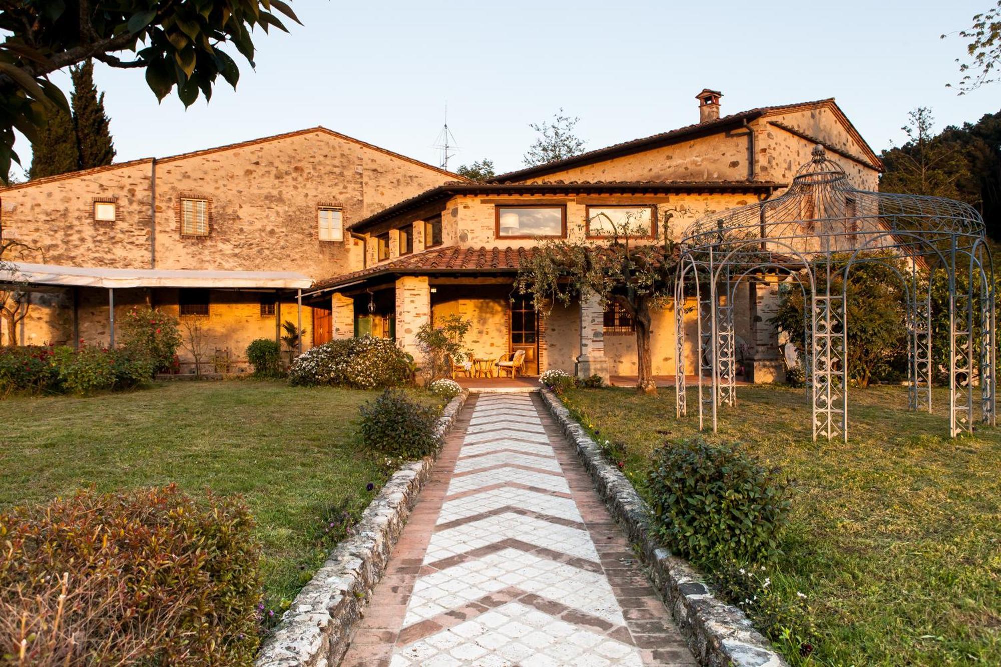 Bernardone Hotel Camaiore Buitenkant foto